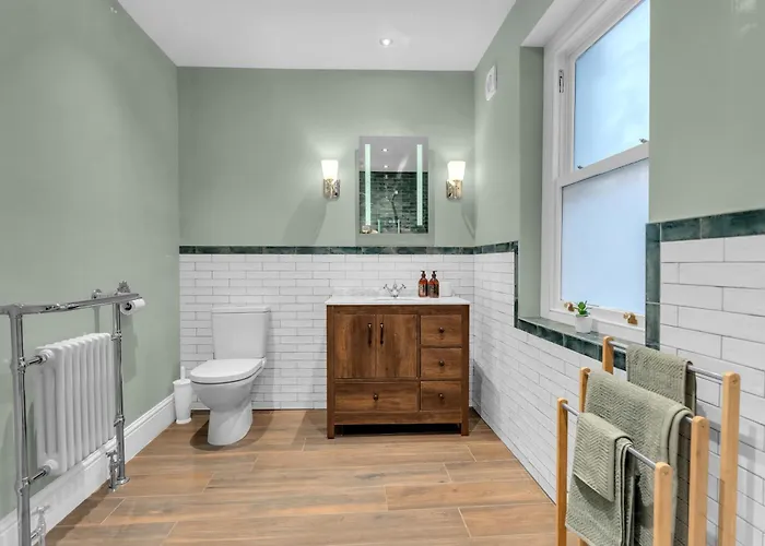 بيت للعطل Heights - Luxury 6 Bed *