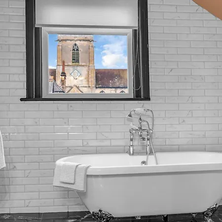 Heights - Luxury 6 Bed *