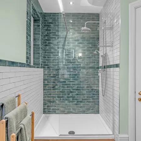 Ferienhaus Heights - Luxury 6 Bed Harrogate