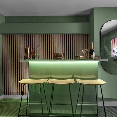 Heights - Luxury 6 Bed Ferienhaus *