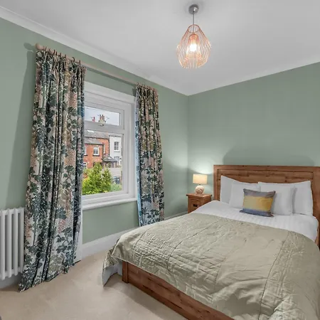 Heights - Luxury 6 Bed *